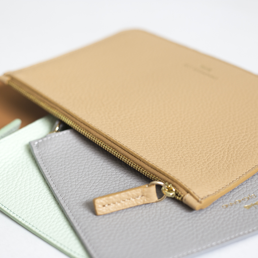 ANNE Grey leather pouch