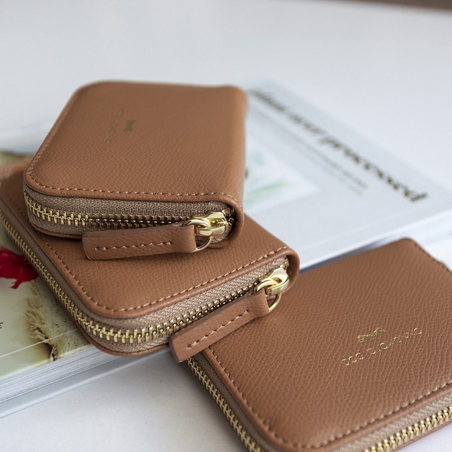 LISA + PLUS +  Caramel leather wallet